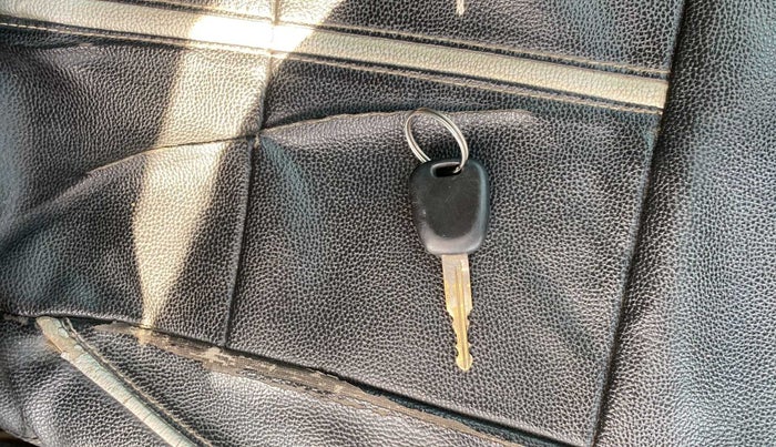 2018 Maruti Alto K10 VXI, Petrol, Manual, 92,224 km, Lock system - Door lock knob has minor damage