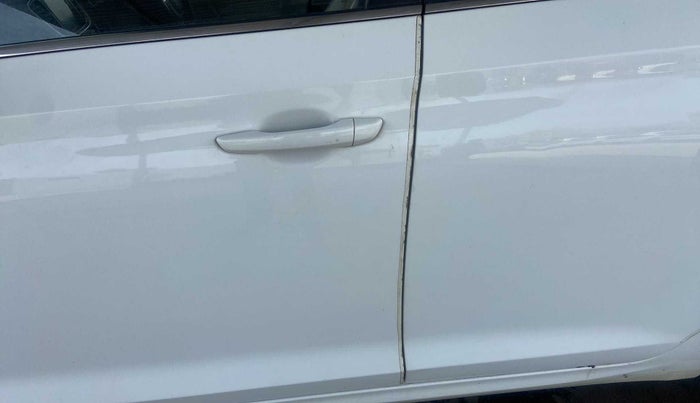 2018 Hyundai Verna 1.6 CRDI SX + AT, Diesel, Automatic, 79,797 km, Front passenger door - Minor scratches