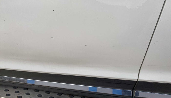 2015 Hyundai Creta SX PLUS AT 1.6 DIESEL, Diesel, Automatic, 84,351 km, Front passenger door - Minor scratches