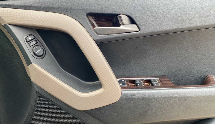 2015 Hyundai Creta SX PLUS AT 1.6 DIESEL, Diesel, Automatic, 84,351 km, Driver Side Door Panels Control
