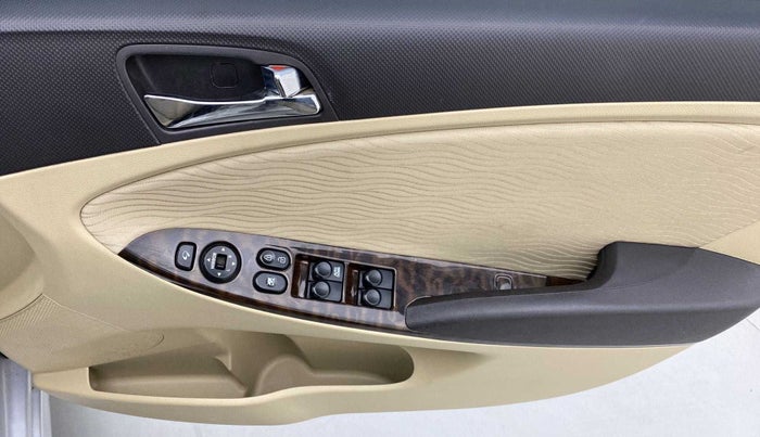 2012 Hyundai Verna FLUIDIC 1.6 VTVT SX, Petrol, Manual, 68,459 km, Driver Side Door Panels Control