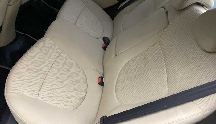 2012 Hyundai Verna FLUIDIC 1.6 VTVT SX, Petrol, Manual, 68,459 km, Second-row left seat - Cover slightly stained