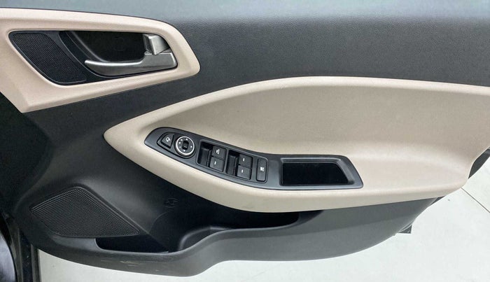 2017 Hyundai Elite i20 ASTA 1.2, Petrol, Manual, 27,073 km, Driver Side Door Panels Control
