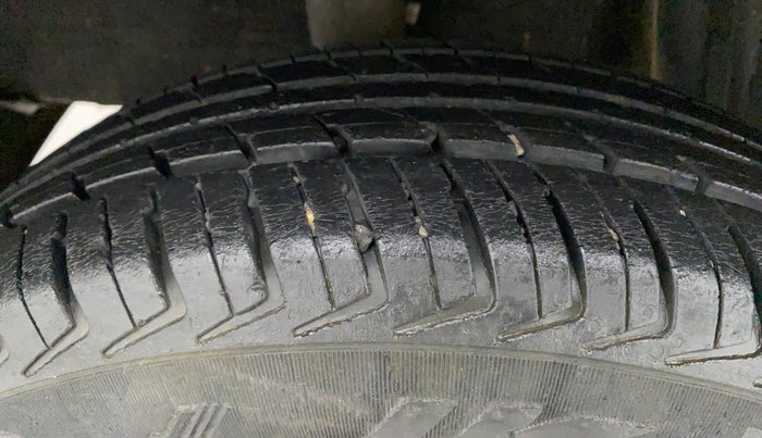 2018 Datsun Redi Go T (O), Petrol, Manual, 40,375 km, Right Rear Tyre Tread