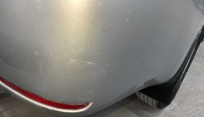 2016 Toyota Innova Crysta 2.4 GX 8 STR, Diesel, Manual, 49,106 km, Rear bumper - Paint is slightly damaged