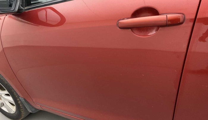 2014 Maruti Swift ZXI, Petrol, Manual, 41,074 km, Front passenger door - Minor scratches