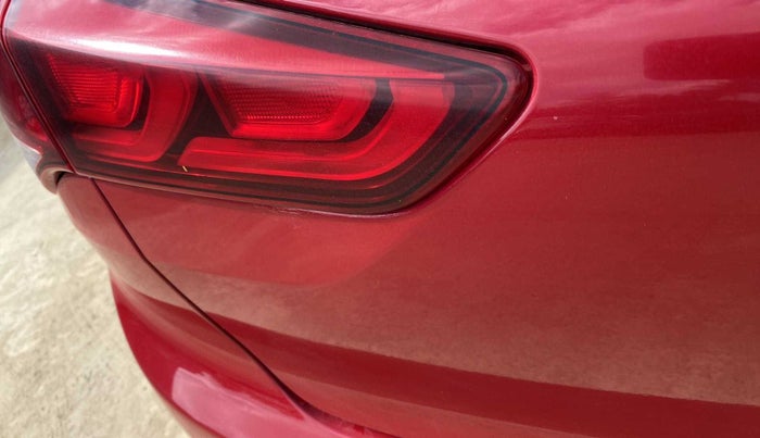 2015 Hyundai Elite i20 ASTA 1.2, Petrol, Manual, 31,287 km, Dicky (Boot door) - Slightly dented