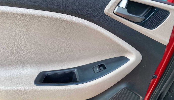 2015 Hyundai Elite i20 ASTA 1.2, Petrol, Manual, 31,287 km, Left rear window switch / handle - Minor damage
