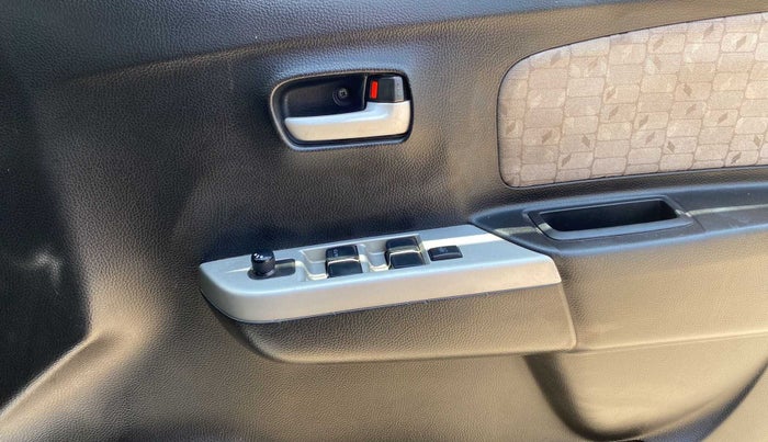 2015 Maruti Wagon R 1.0 VXI, Petrol, Manual, 44,181 km, Driver Side Door Panels Control