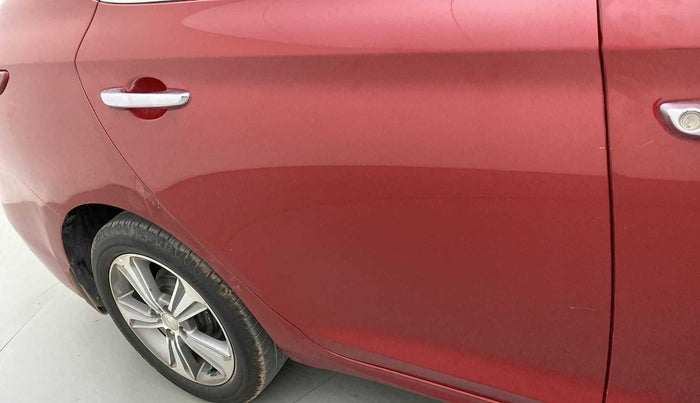 2018 Hyundai Verna 1.6 VTVT SX O, Petrol, Manual, 39,821 km, Right rear door - Minor scratches