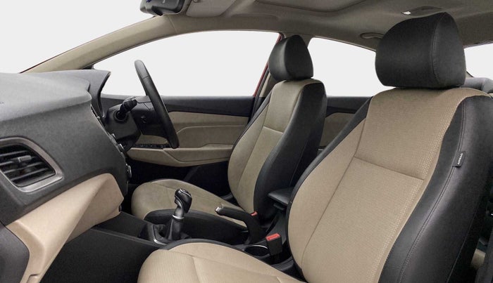 2018 Hyundai Verna 1.6 VTVT SX O, Petrol, Manual, 39,821 km, Right Side Front Door Cabin