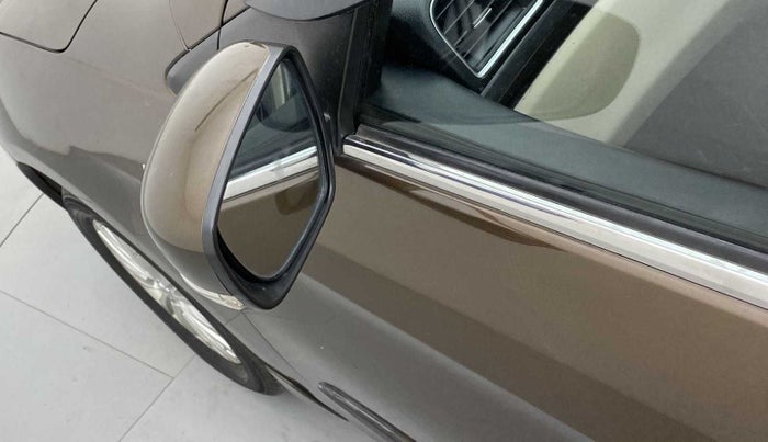 2015 Maruti Ciaz ZXI, Petrol, Manual, 51,023 km, Left rear-view mirror - Indicator light has minor damage