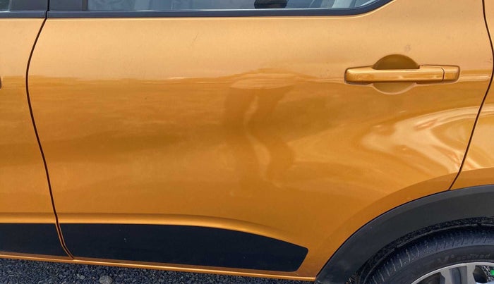 2020 Renault TRIBER RXZ AMT, Petrol, Automatic, 37,860 km, Rear left door - Slightly dented
