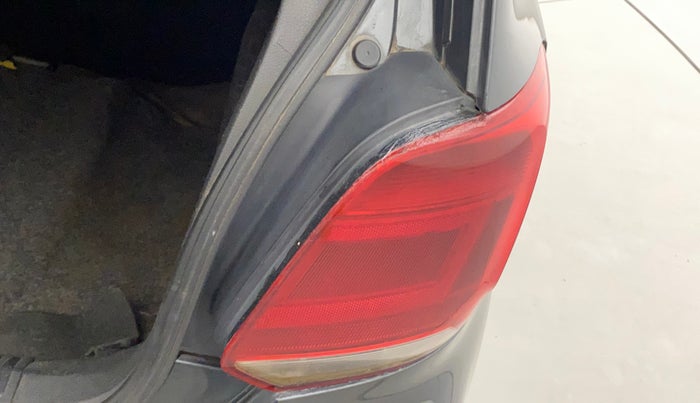 2015 Volkswagen Polo TRENDLINE 1.2L PETROL, Petrol, Manual, 58,651 km, Right tail light - Clamp has minor damage