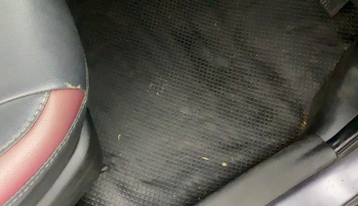 2018 Hyundai Grand i10 SPORTZ AT 1.2 KAPPA VTVT, Petrol, Automatic, 40,889 km, Flooring - Carpet is minor damage