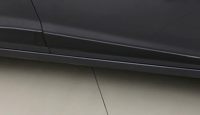 2018 Hyundai Grand i10 SPORTZ AT 1.2 KAPPA VTVT, Petrol, Automatic, 40,889 km, Right running board - Minor scratches