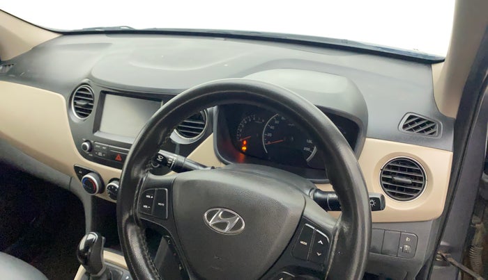 2018 Hyundai Grand i10 SPORTZ AT 1.2 KAPPA VTVT, Petrol, Automatic, 40,889 km, Dashboard - Minor scratches