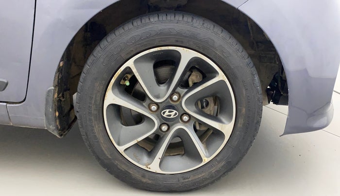 2018 Hyundai Grand i10 SPORTZ AT 1.2 KAPPA VTVT, Petrol, Automatic, 40,889 km, Right Front Wheel