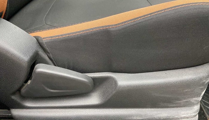 2019 Renault Kwid CLIMBER 1.0 AMT, Petrol, Automatic, 14,588 km, Driver Side Adjustment Panel