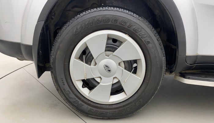 2021 Mahindra XUV500 W7, Diesel, Manual, 48,772 km, Right Rear Wheel