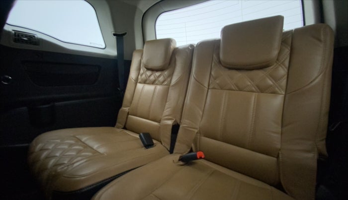 2021 Mahindra XUV500 W7, Diesel, Manual, 48,772 km, Third Seat Row ( optional )