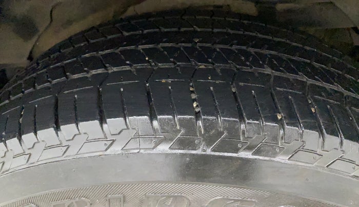 2021 Mahindra XUV500 W7, Diesel, Manual, 48,772 km, Left Rear Tyre Tread