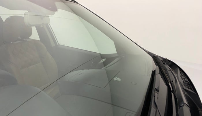 2021 Mahindra XUV500 W7, Diesel, Manual, 48,772 km, Front windshield - Minor spot on windshield