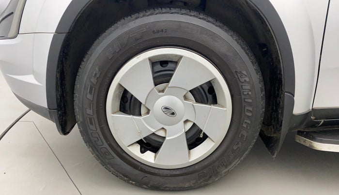 2021 Mahindra XUV500 W7, Diesel, Manual, 48,772 km, Left Front Wheel