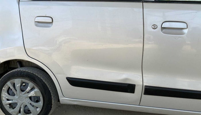 2016 Maruti Wagon R 1.0 VXI, Petrol, Manual, 74,617 km, Right rear door - Minor scratches