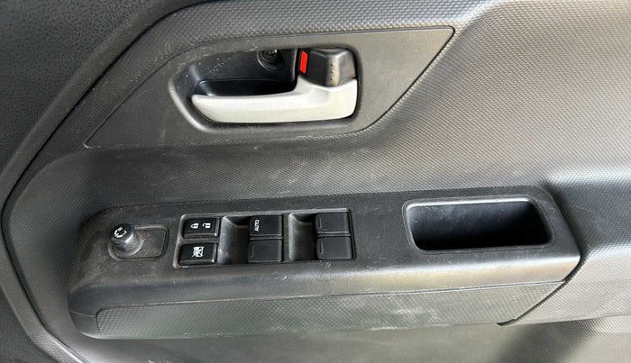 2021 Maruti New Wagon-R VXI 1.2, Petrol, Manual, 16,005 km, Driver Side Door Panels Control