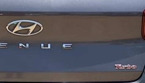 2020 Hyundai VENUE SX PLUS 1.0 TURBO DCT, Petrol, Automatic, 25,083 km, Dicky (Boot door) - Slightly dented
