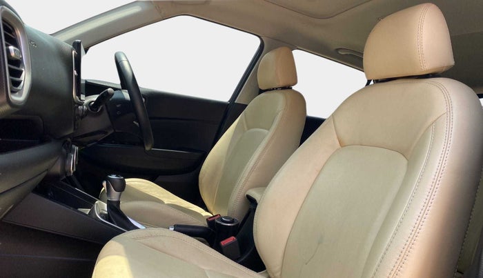 2020 Hyundai VENUE SX PLUS 1.0 TURBO DCT, Petrol, Automatic, 25,083 km, Right Side Front Door Cabin