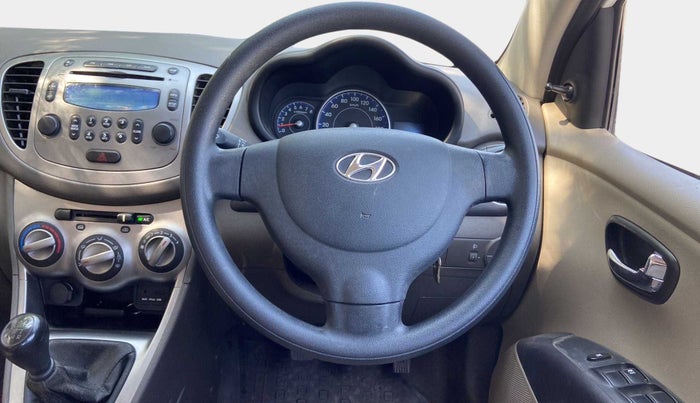 2015 Hyundai i10 SPORTZ 1.1, Petrol, Manual, 40,419 km, Steering Wheel Close Up