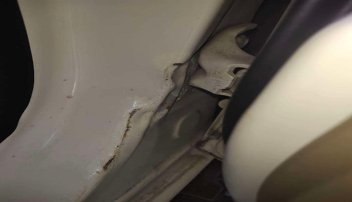 2015 Hyundai i10 SPORTZ 1.1, Petrol, Manual, 40,419 km, Right A pillar - Slightly rusted