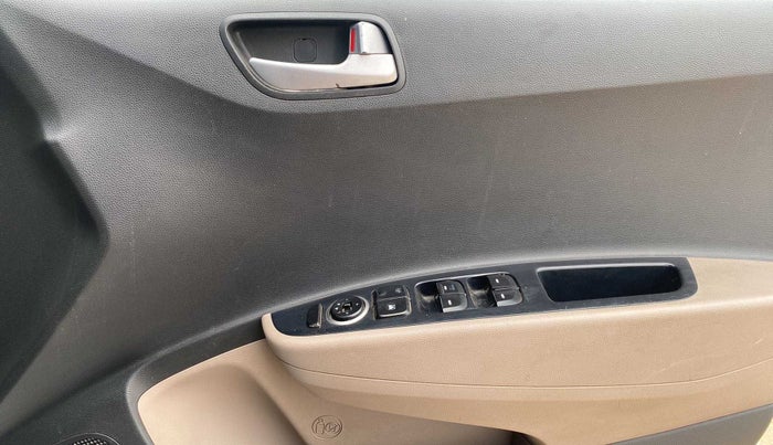 2017 Hyundai Grand i10 SPORTZ (O) AT 1.2 KAPPA VTVT, Petrol, Automatic, 73,453 km, Driver Side Door Panels Control