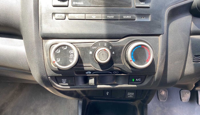 2017 Honda WR-V 1.5L I-DTEC S MT, Diesel, Manual, 92,651 km, Dashboard - Air Re-circulation knob is not working