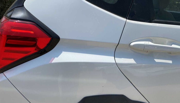2017 Honda WR-V 1.5L I-DTEC S MT, Diesel, Manual, 92,651 km, Right quarter panel - Cladding has minor damage