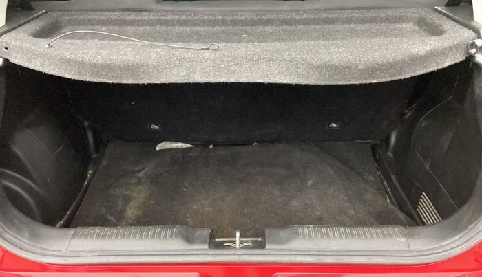2018 Maruti Swift VXI AMT, Petrol, Automatic, 32,144 km, Dicky (Boot door) - Tool missing