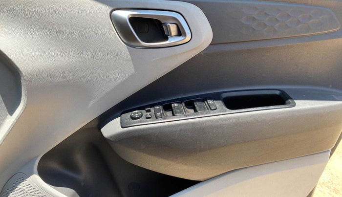 2020 Hyundai GRAND I10 NIOS SPORTZ AMT 1.2 KAPPA VTVT, Petrol, Automatic, 17,266 km, Driver Side Door Panels Control