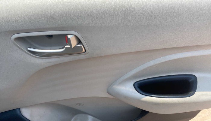 2019 Hyundai NEW SANTRO SPORTZ MT, Petrol, Manual, 18,171 km, Driver Side Door Panels Control