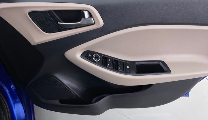 2016 Hyundai Elite i20 ASTA 1.2 (O), Petrol, Manual, 37,652 km, Driver Side Door Panels Control