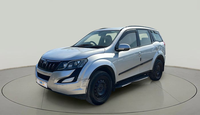 2016 Mahindra XUV500 W6 AT, Diesel, Automatic, 85,364 km, Left Front Diagonal