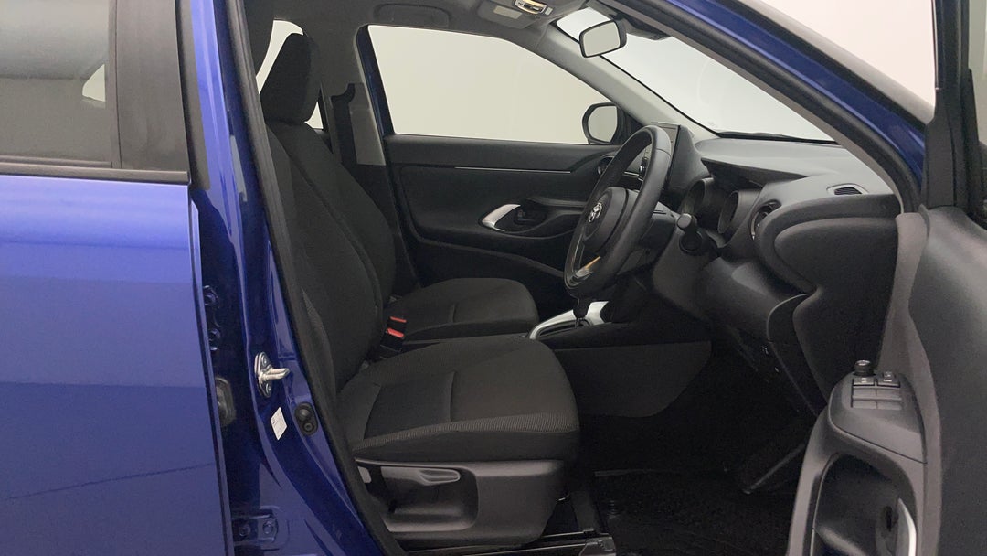 2021 Toyota Yaris Cross Gx Hybrid, Automatic, 51471 km, Right Side Front Door Cabin View