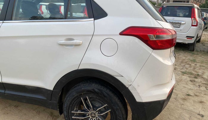 2017 Hyundai Creta E PLUS 1.6 PETROL, Petrol, Manual, 92,010 km, Left quarter panel - Cladding has minor damage