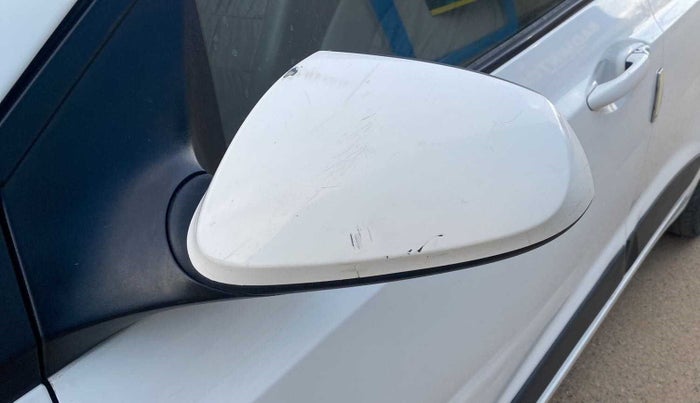 2018 Hyundai Grand i10 ERA 1.2 KAPPA VTVT, Petrol, Manual, 25,381 km, Left rear-view mirror - Cover has minor damage