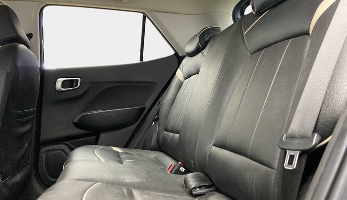 2019 Hyundai VENUE SX PLUS 1.0 TURBO DCT, Petrol, Automatic, 23,504 km, Right Side Rear Door Cabin