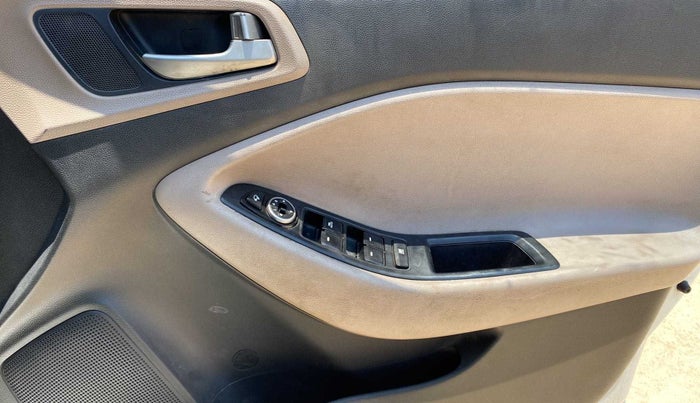 2015 Hyundai Elite i20 ASTA 1.2, Petrol, Manual, 69,680 km, Driver Side Door Panels Control
