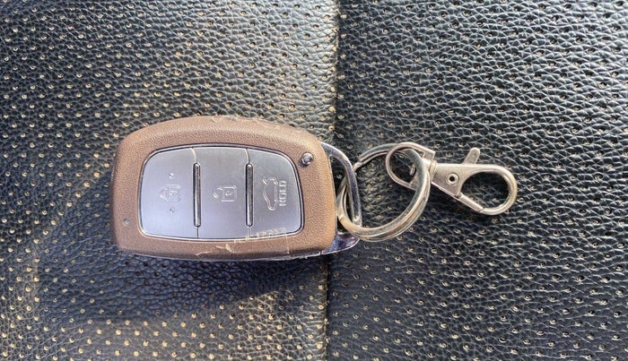 2015 Hyundai Creta SX PLUS AT 1.6 DIESEL, Diesel, Automatic, 44,320 km, Key Close Up
