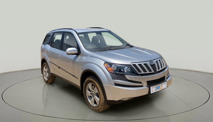 2015 Mahindra XUV500 W8, Diesel, Manual, 65,585 km, Right Front Diagonal