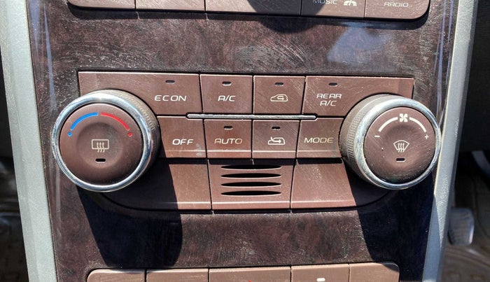 2015 Mahindra XUV500 W8, Diesel, Manual, 65,585 km, AC Unit - Car heater not working